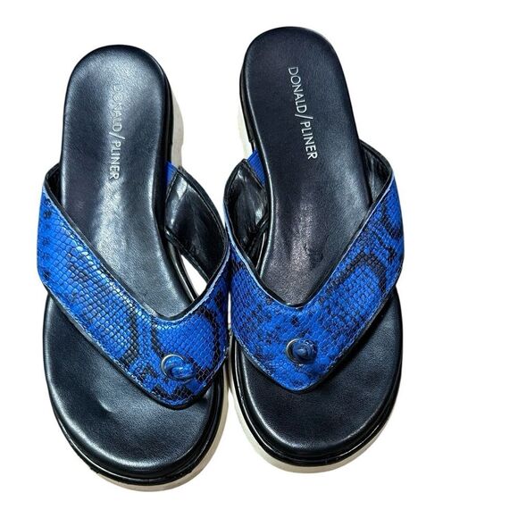 Donald Pliner Cobalt Blue Camo Leather Flip Flop Sandals - Picture 1 of 6